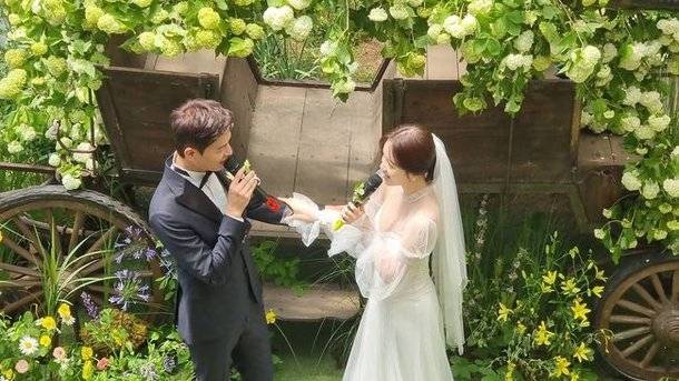 배우 윤종화(42)와 신고은(35)이 19일 결혼식을 올렸다. [사진=심은진SNS]