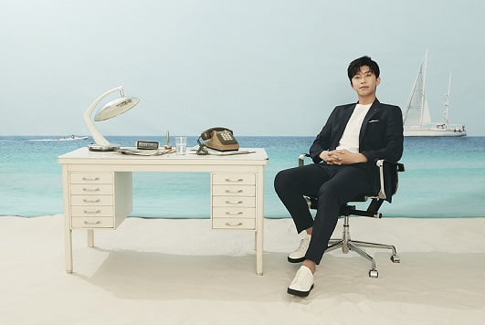 Summer pictorials featuring the cool charm of Singer Lim Young-woong have been unveiled.Lim Young-woong suggested an India Summer look aimed at AllSummer in a variety of set-up suits from a mens wear brand.In the picture, Lim Young-woong caught the eye by taking a nice pose wearing a suit in the background of a cool atmosphere.On the other hand, Lim Young-woong is popular with TV Chosun Pongsu A School and Colcenta of Love.In addition, various stage images are gathering big topics and are loved by fans.a fairy tale that children and adults hear togetherstar behind photoℑat the same time as the latest issue