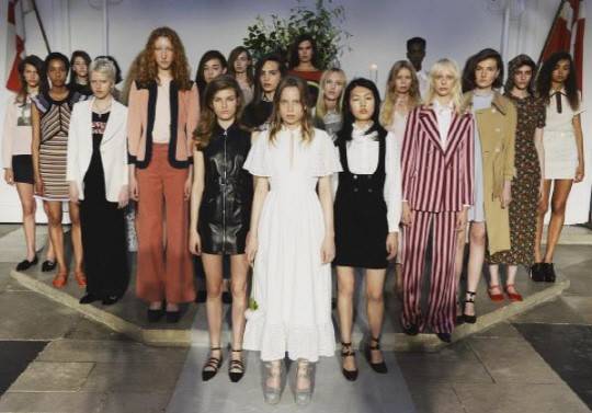 출처: 패션 브랜드 알렉사청 인스타그램 @alexachungstagram