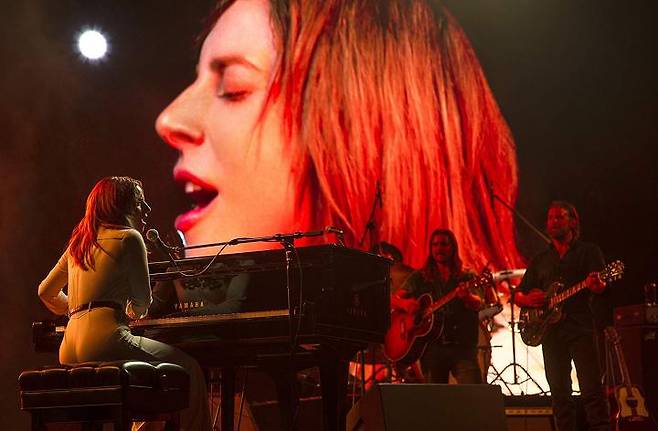 출처: 영화 <스타 이즈 본> ⓒ 워너 브러더스 코리아(주)