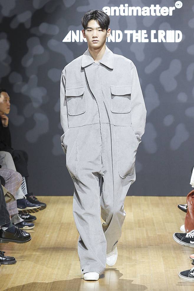 출처: 안티매터 17FW