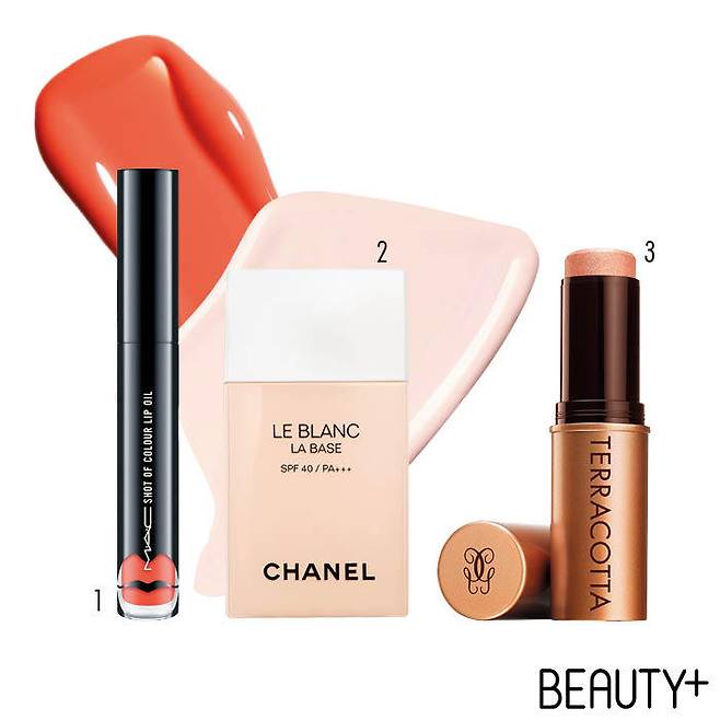 출처: 1 맥 샷 오브 컬러 립 오일 뱅 뱅 베이버 2.7ml 3만4000원. 2 샤넬 르 블랑 코렉팅 브라이트닝 메이크업 베이스 로제 30ml 7만3000원. 3 겔랑 테라코타 스킨 하이라이팅 스틱 누드 11g 6만5000원.