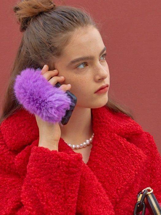 출처: W컨셉 하이칙스 퍼 핸들 폰케이스