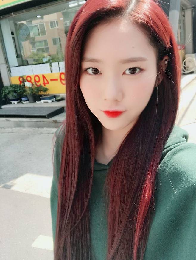 출처: 오마이걸 트위터
