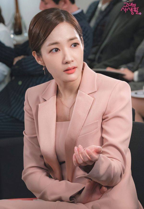 출처: tvN 그녀의 사생활 홈페이지