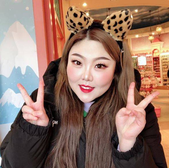 출처: 홀리SNS