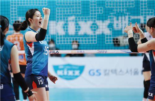 '웜업존' 멤버 활약, 블로킹 득점 뒤 기뻐하는 GS칼텍스 문명화 홍해인 기자 2021.3.12