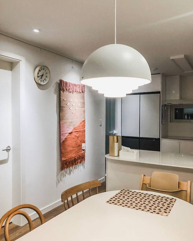 출처: <조명><의자> 등 제품정보 모아보기(▲이미지클릭)