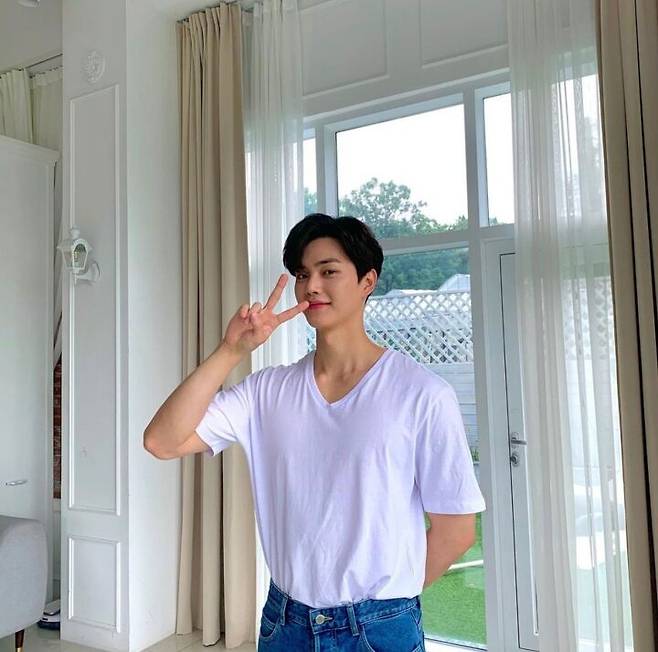 출처: 송강 인스타그램