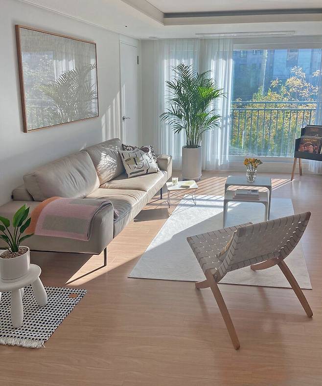 출처: 집꾸미기에서 <거실 가구> 정보 알아보기 (▲이미지 클릭!)