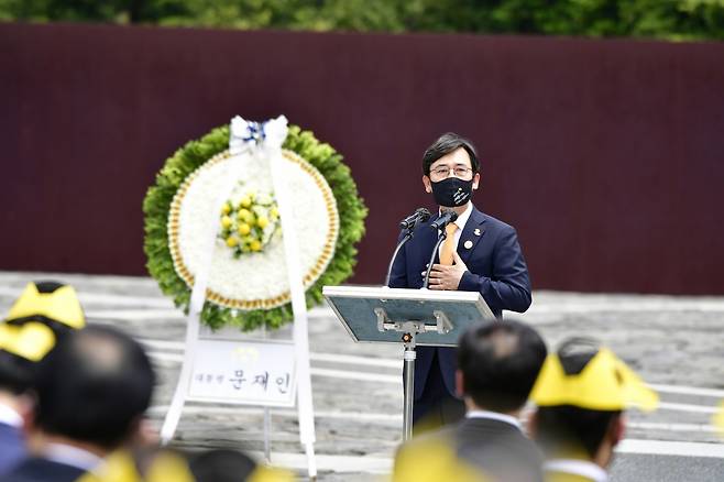 노무현 전 대통령 서거 12주기 추도식에서 유시민 노무현재단 이사장이 감사인사를 전하고 있다./사진=노무현재단