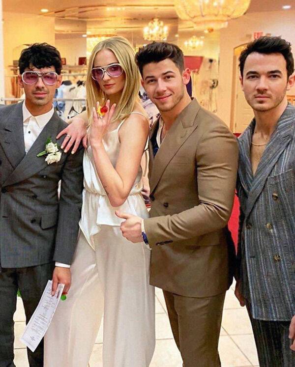 출처: @jjosephjonas 인스타그램