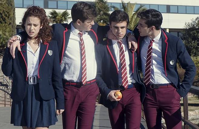 출처: <엘리트들>