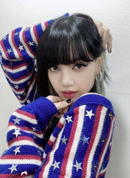 출처: 리사 인스타그램