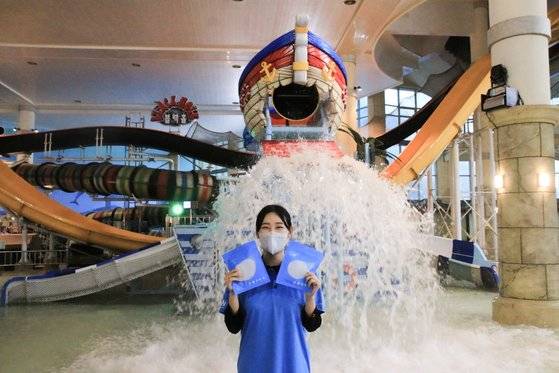 오션월드가 직접 개발한 물놀이 전용 '오션 마스크'. 이용자에게 무료로 나눠준다. 사진 소노호텔앤드리조트