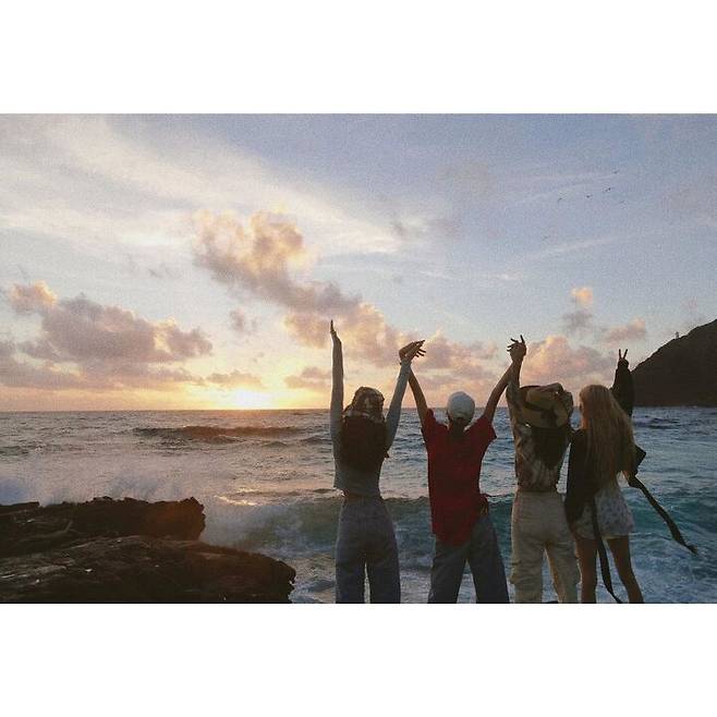 출처: 제니 사진 계정(@lesyeuxdenini)