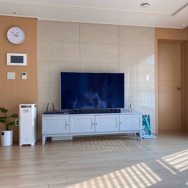 출처: <거실장><멀티탭정리함> 등 제품정보 모아보기(▲이미지클릭)