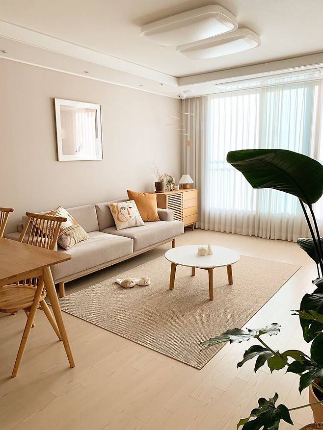 출처: <러그><테이블><소파> 등 제품정보 모아보기(▲이미지클릭)