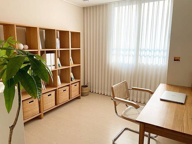 출처: <책상><의자><책장> 등 제품정보 모아보기(▲이미지클릭)