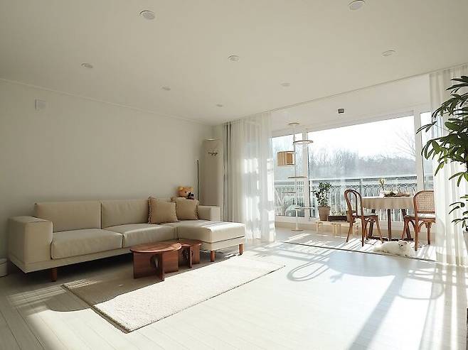 출처: <단모러그><더블링테이블><소파> 등 제품정보 모아보기(▲이미지클릭)