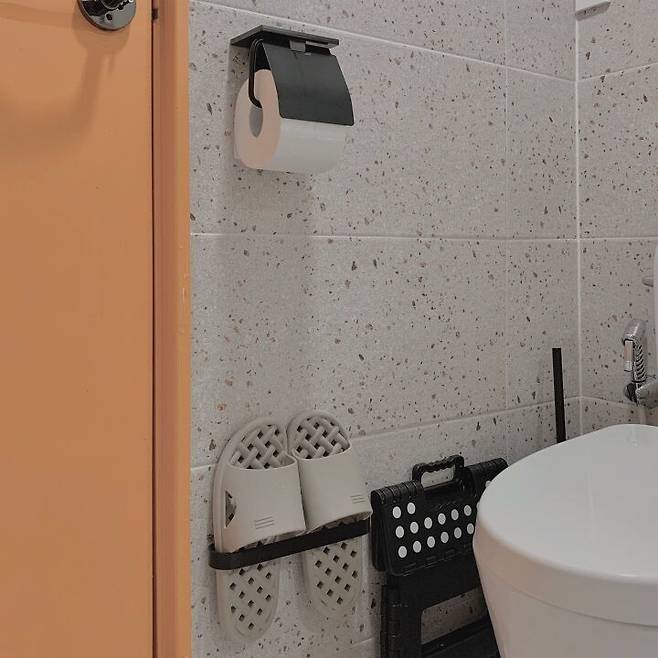 출처: <욕실화><접이식스툴> 등 제품정보 모아보기(▲이미지클릭)