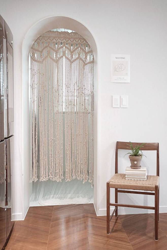 출처: <문 발> <의자> 제품 정보 보러가기 (▲이미지 클릭)