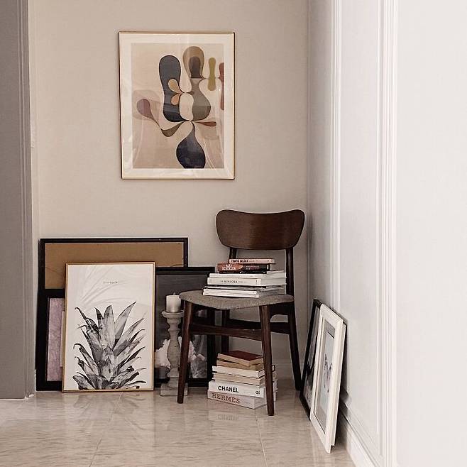 출처: <액자> 제품 정보 보러가기 (▲이미지 클릭)