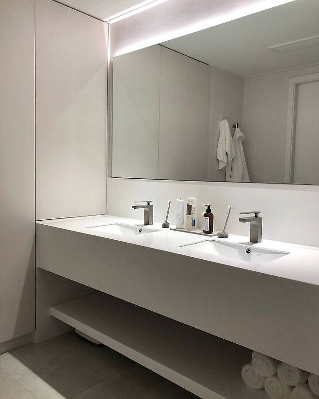 출처: 오늘의집 온라인 집들이 보러가기 (▲ 이미지 클릭)