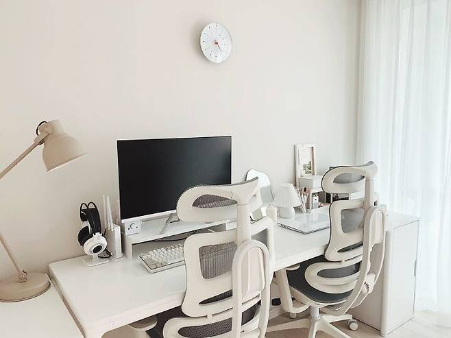 출처: <의자> 정보 보러가기 (▲이미지 클릭)