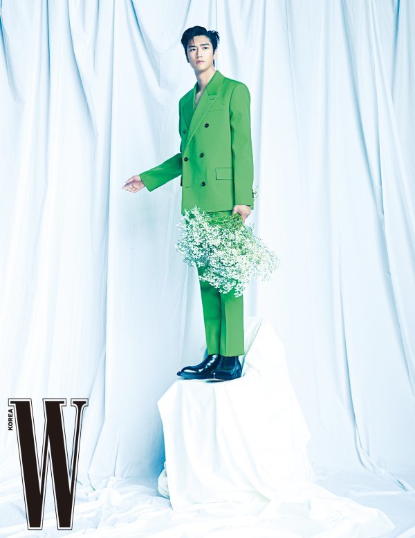 On the 25th, Na In-woo released a June picture with fashion magazine W. Korea.Na In-woo in the public picture completed the picture with a mist flower in a fresh green suit and a sensual and lively atmosphere.On the other hand, Na In-woo has recently appeared in the KBS drama The Moon Rising River, which received favorable reviews for its authentic performance, followed by the appearance of Jinxs Couple.Another time, he will be in close contact with coach Yoon Sang-ho.Photo: W Korea