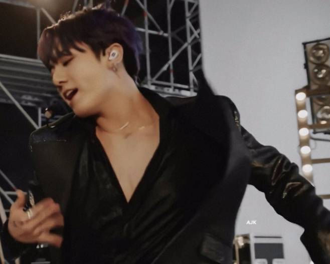 방탄소년단 정국, 빌보드 뮤직 어워드 압도적 라이브 퍼포먼스..명품 6단 애드리브 '라이브 퍼포먼스 킹'