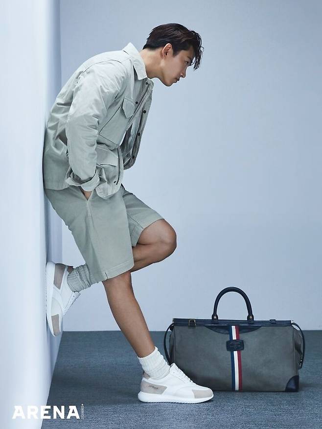 출처: 아레나 옴므 6월호