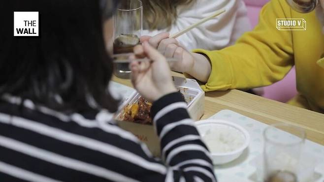 출처: 스튜디오V 유튜브 채널