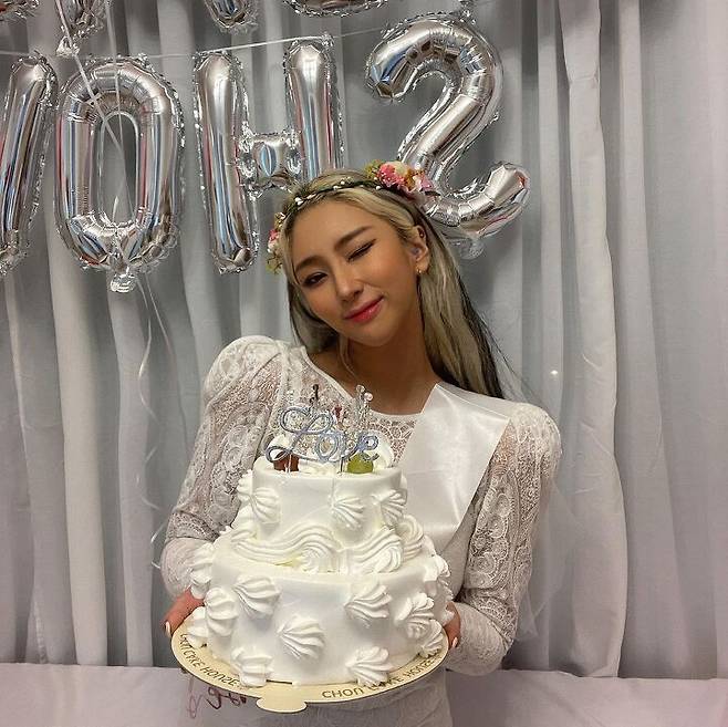 출처: 자이언트 핑크 인스타그램 (@giantpink)