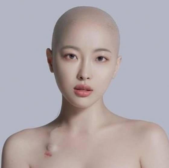 뷰티 크리에이터 새벽이 혈액암 투병 중 사망했다. [사진=김은하 대표 SNS]