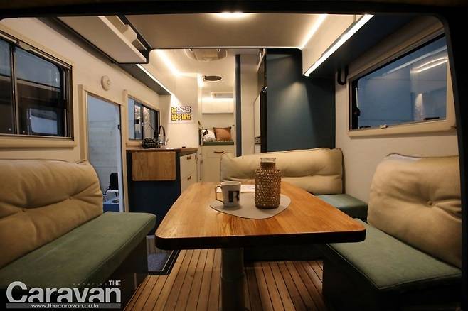 후면부를 바라본 모습