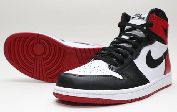 /사진= 에어 조던1 하이 블랙토 2013 버전 (이미지 출처: 풋셀 커뮤니티)