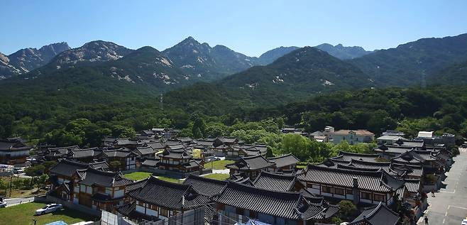 서울 은평구 진관동 일대를 재개발해 들어선 은평 한옥 마을은 2015년 본격 입주를 시작한 ‘신(新)한옥마을’이다. /양수열 영상미디어 기자