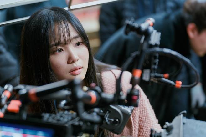 다크홀, 오유진