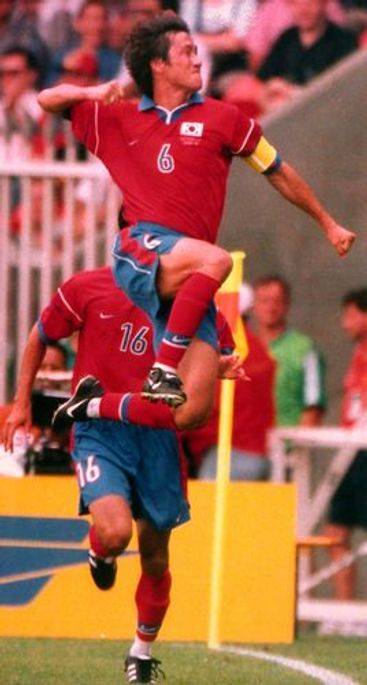 1998년 프랑스 월드컵에서 득점에 성공한 유상철. ⓒ 연합뉴스
