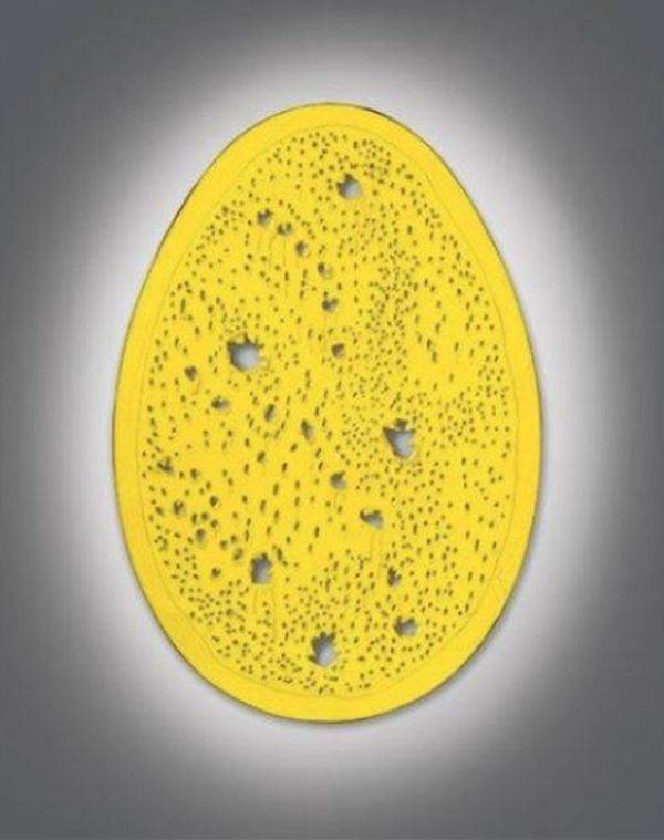 루치오 폰타나(Lucio Fontana), 공간개념, 신의 종말(Concetto spazile, La fine di Dio), 1963-19644, Oil on shaped canvas, 178.4 x 123.2 cmⓒChristie's 부키(Buchi) 작품중 가장 완성도 높음 2015년 11월 10일, 한화 약 350억에 낙찰, 그의 전체 작품가운데 경매 최고가 기록