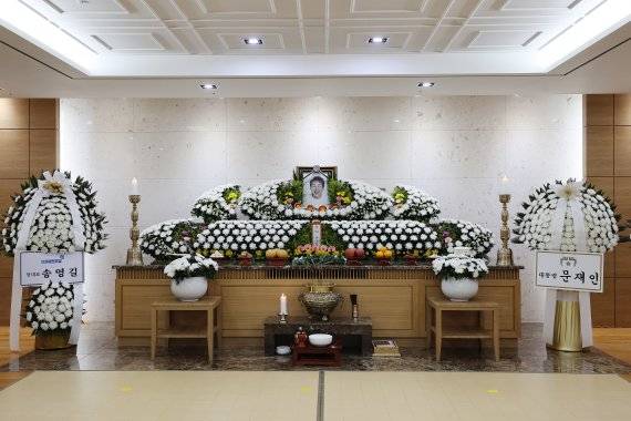 서울아산병원 장례식장에 마련된 고 유상철 전 인천 유나이티드 감독 빈소. 뉴스1