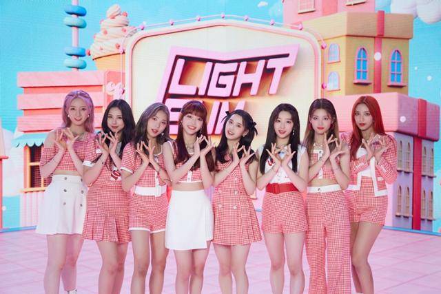 큐브엔터테인먼트(이하 큐브)의 신인 걸그룹 라잇썸이 4세대 대표 아이돌이 되겠다는 당찬 포부로 가요계에 첫 발을 내딛었다. 큐브엔터테인먼트 제공