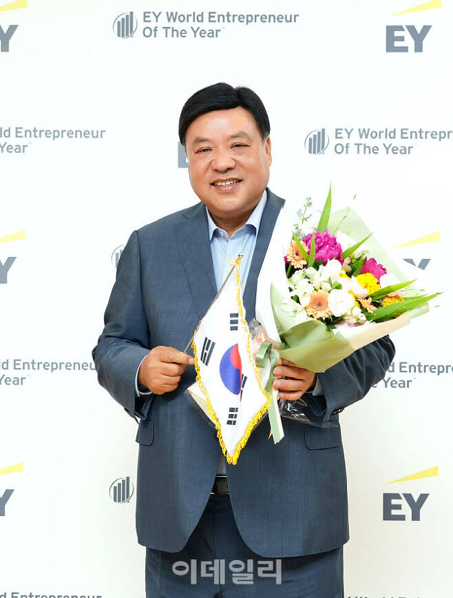 서정진 셀트리온그룹 명예회장이 EY 세계 최우수 기업가상을 수상했다. (사진=EY한영)