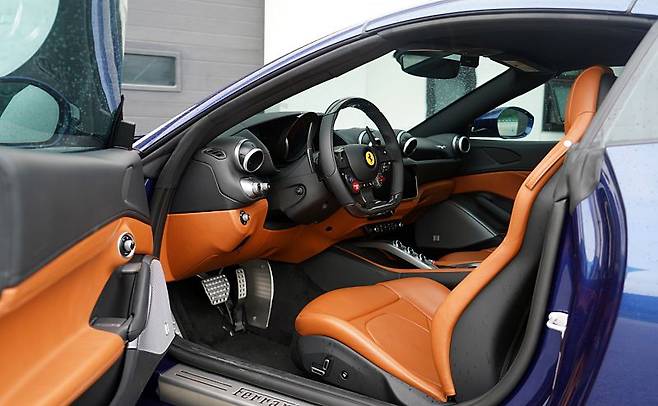 전형적인 페라리 인테리어