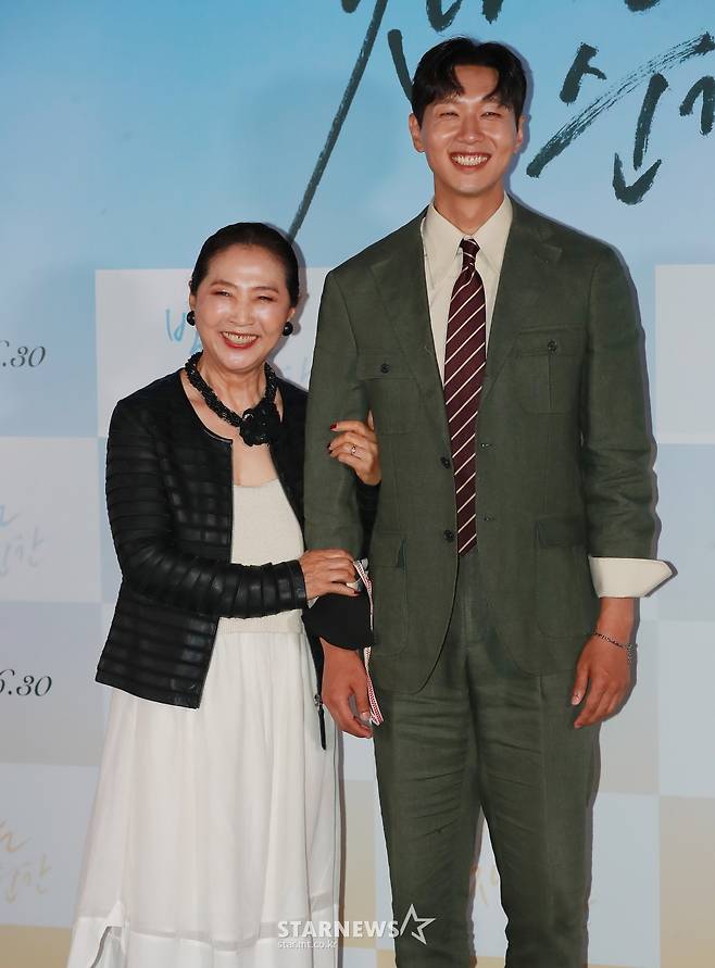 지현우-고두심 '세대 넘은 멜로 주인공들'[★포토]