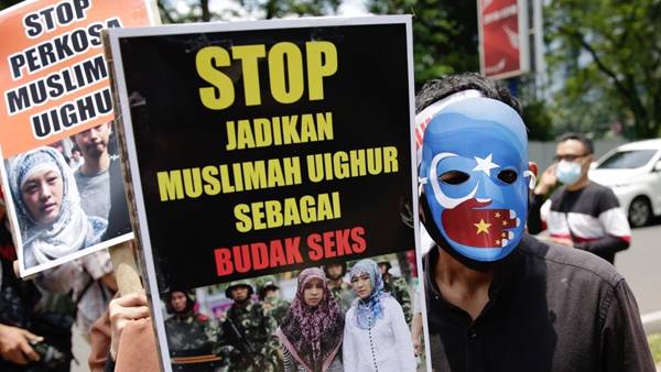 위구르족 상대 중국 인권탄압 규탄하는 인니 무슬림 [사진 제공: 연합뉴스]
