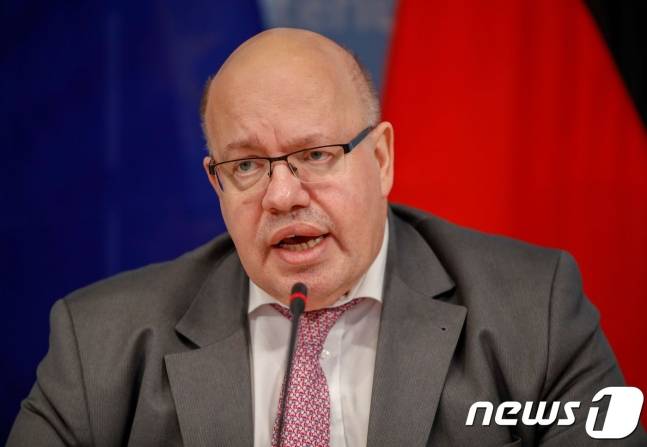 페터 알트마이어 독일 경제에너지부 장관 (Photo by Odd ANDERSEN / AFP)