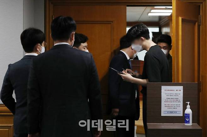 지난 3일 오후 서울 중구 은행회관에서 열린 ‘가상자산거래소 신고등록안내 현장 간담회’에 암호화폐 등 가상자산 거래소 관계자들이 참석하고 있는 모습이다[사진=뉴스1 제공]