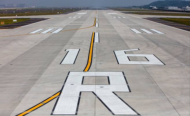 17일부터 운영을 시작한 인천공항 제4 활주로. [뉴스 1]